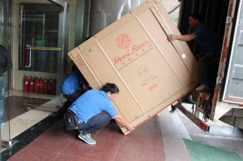 吴堡钢琴贵重工艺品无忧运